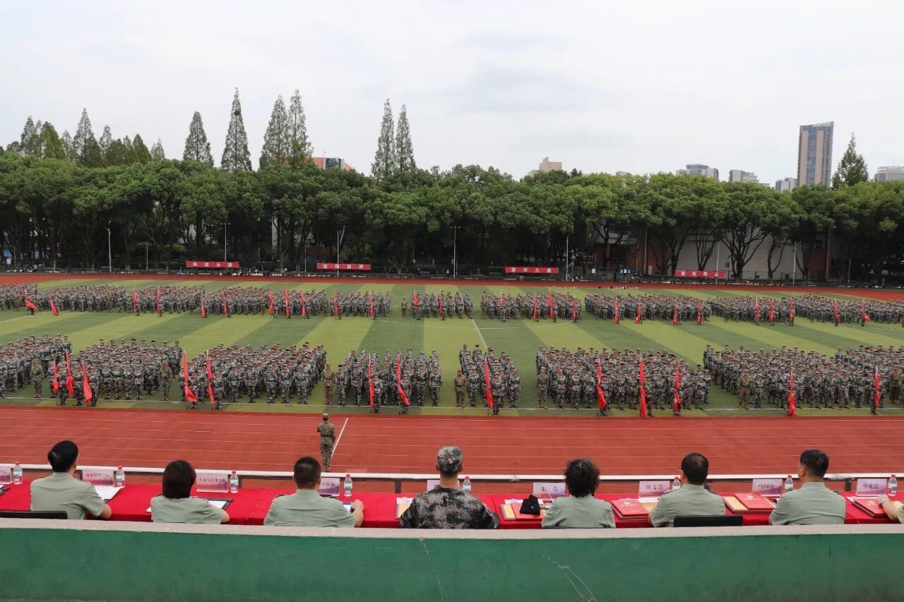 嘉兴南湖学院2026年学生军训，热血收官！